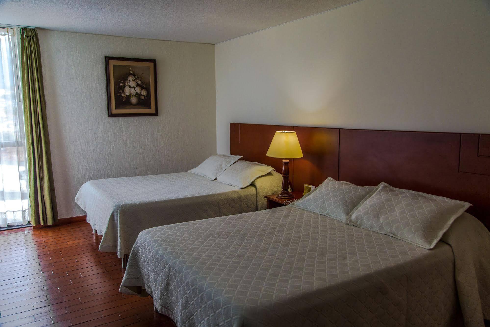 Hotel Don Lolo ビリャビセンシオ エクステリア 写真