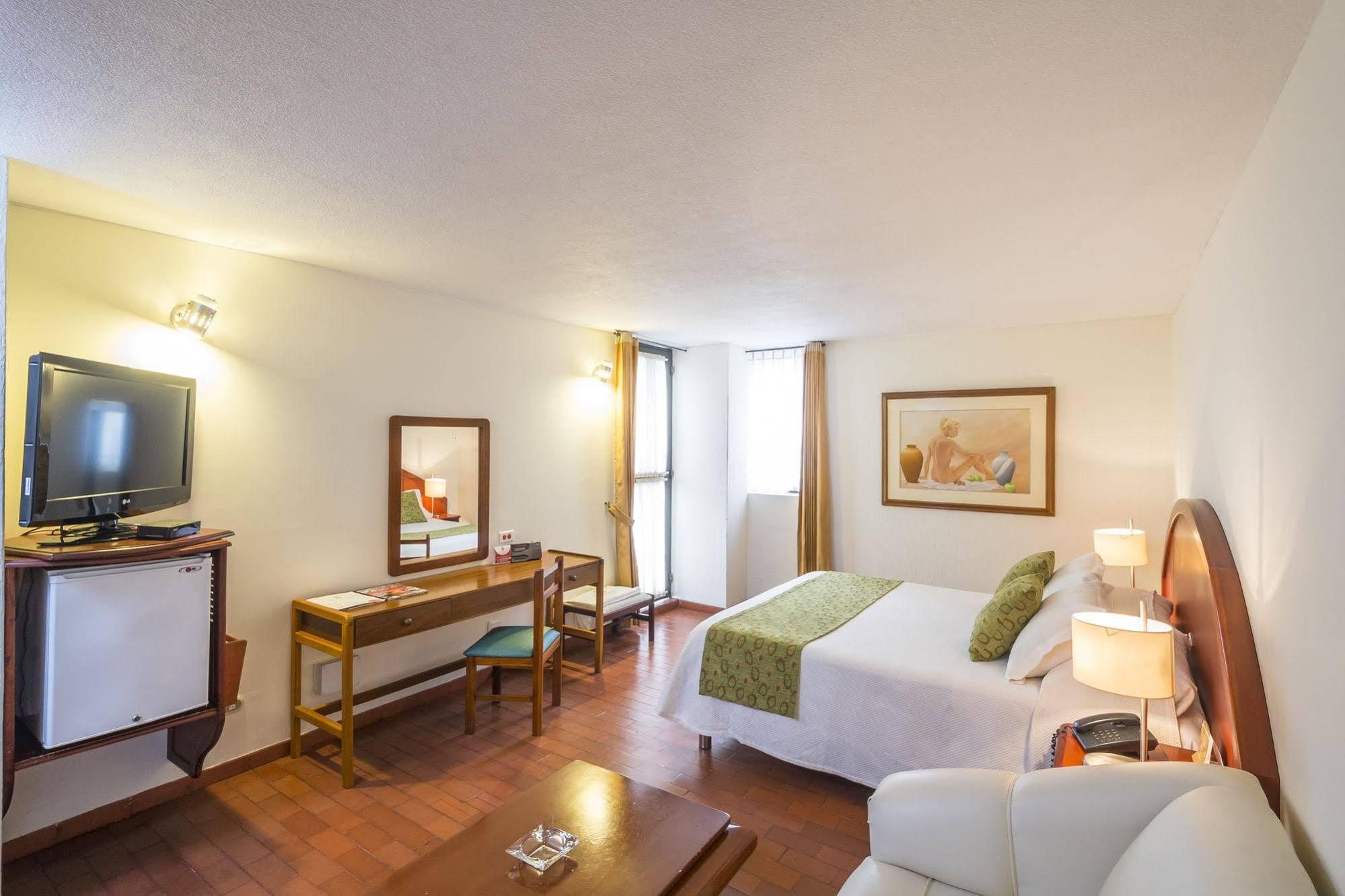 Hotel Don Lolo ビリャビセンシオ エクステリア 写真