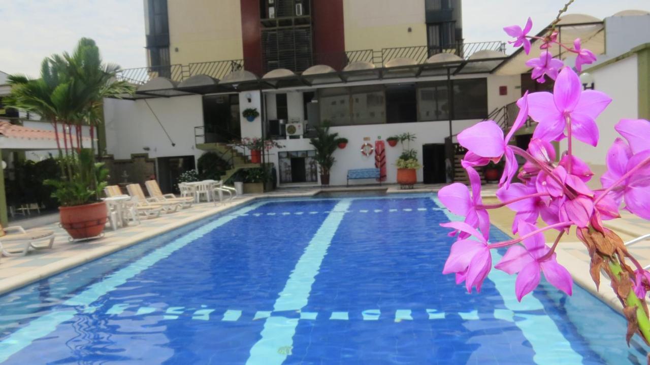 Hotel Don Lolo ビリャビセンシオ エクステリア 写真